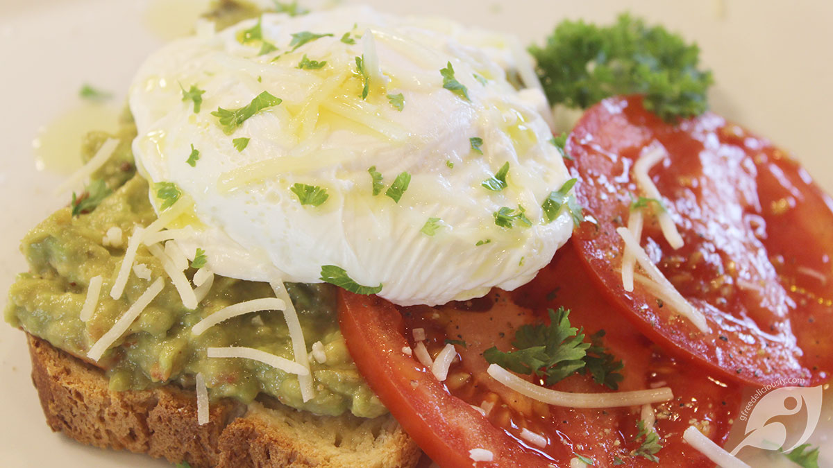 Avocado Toast with Fresh Tomato & Poached Egg