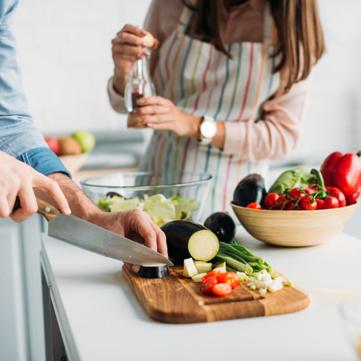 preparing-veggies-728x728_211961392